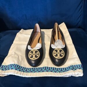 New in Box. Tory Burch Benton Ballet Flats black Napa leather size 8.5